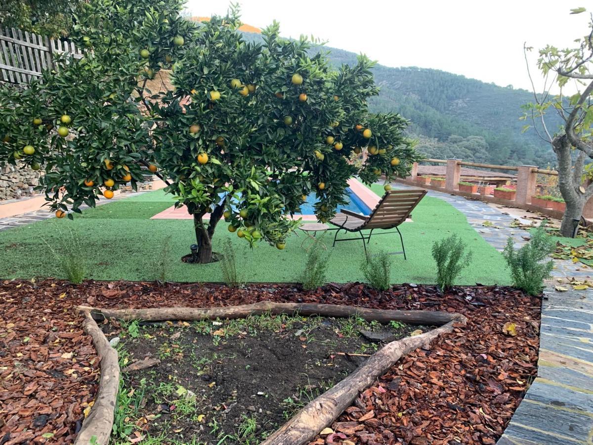 Caserio De Ovejuela Bagian luar foto